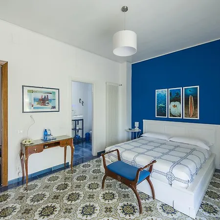 Mondello Holiday לינה וארוחת בוקר