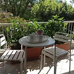 Mondello Holiday 住宿加早餐酒店 *