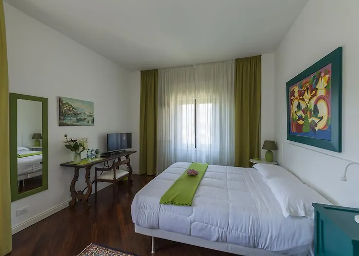 Mondello Holiday Палермо